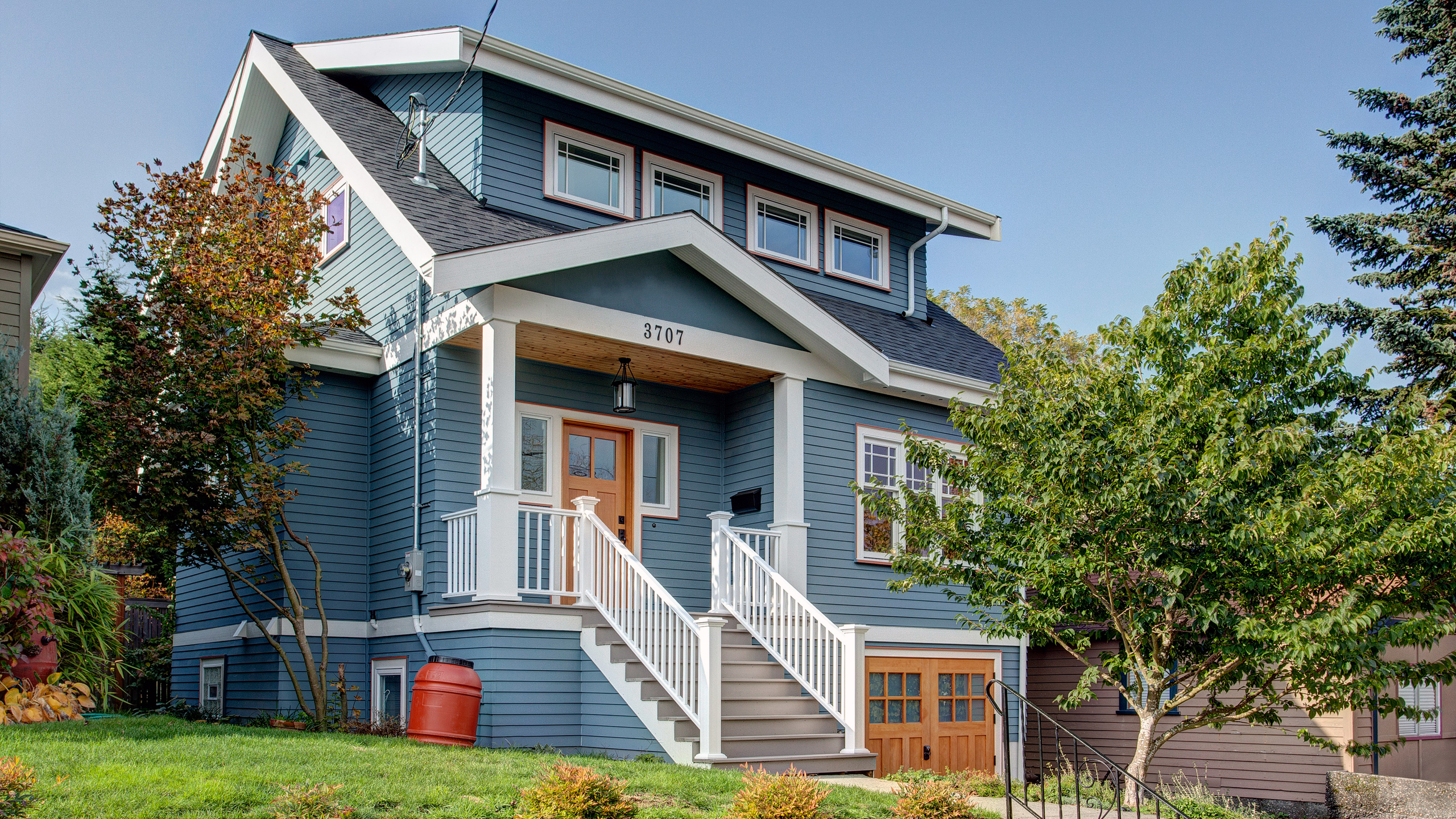 Bungalow West: Second-Floor Addition to a Bungalow – Exterior Street View