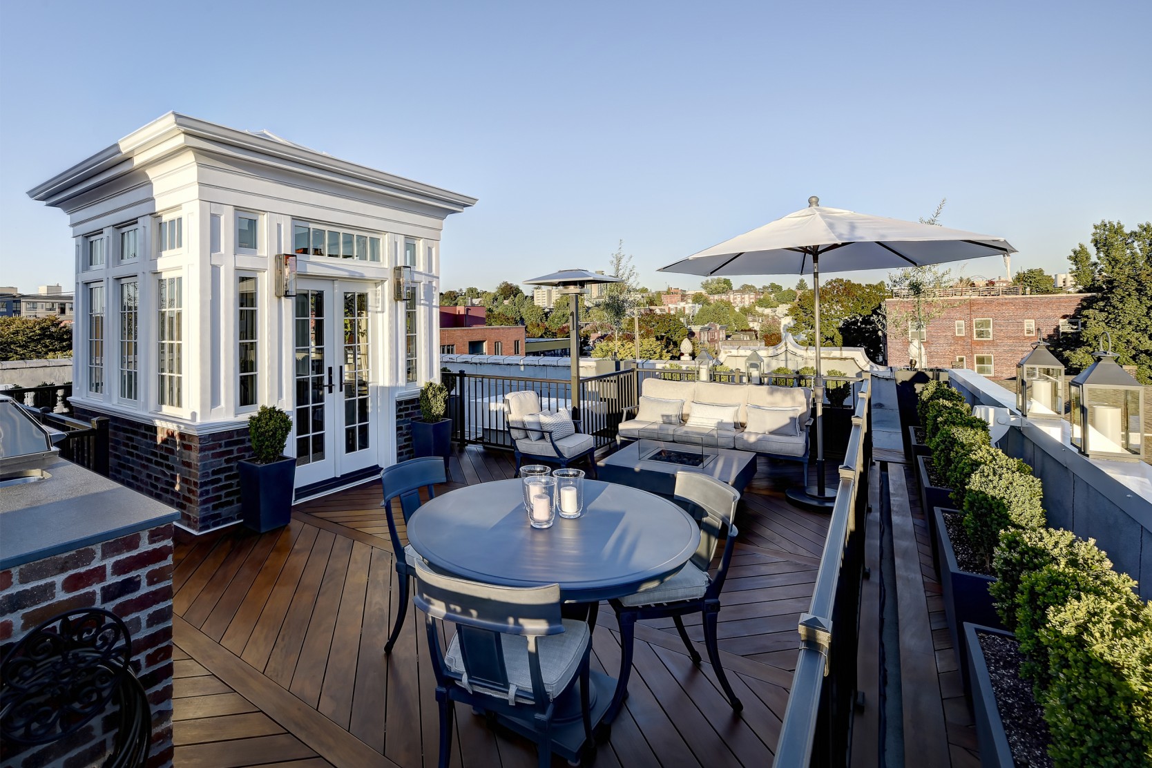 Beautiful view of Penthouse Condos With Amazing Conservatory Views